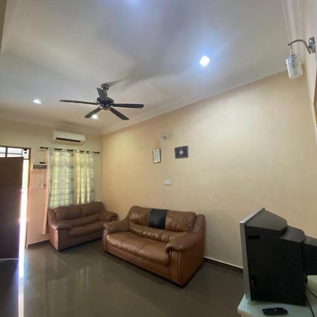 Homestay Tok Ma 1 Alur Tuman 马江 外观 照片