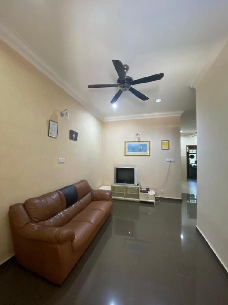 Homestay Tok Ma 1 Alur Tuman 马江 外观 照片