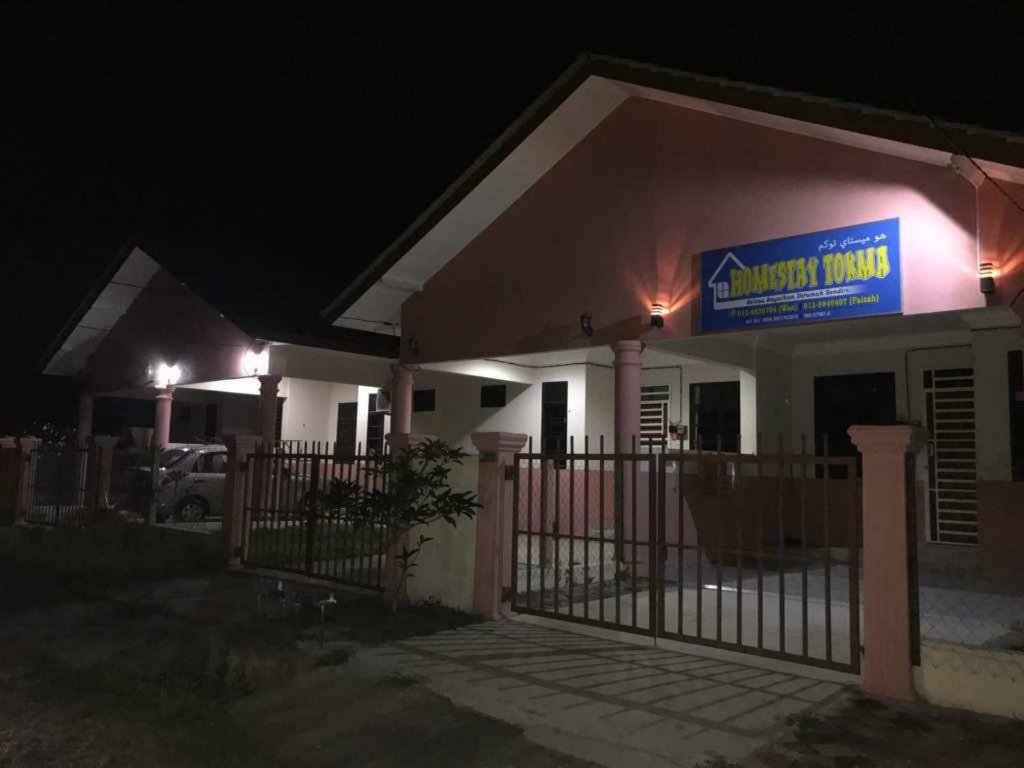 Homestay Tok Ma 1 Alur Tuman 马江 外观 照片